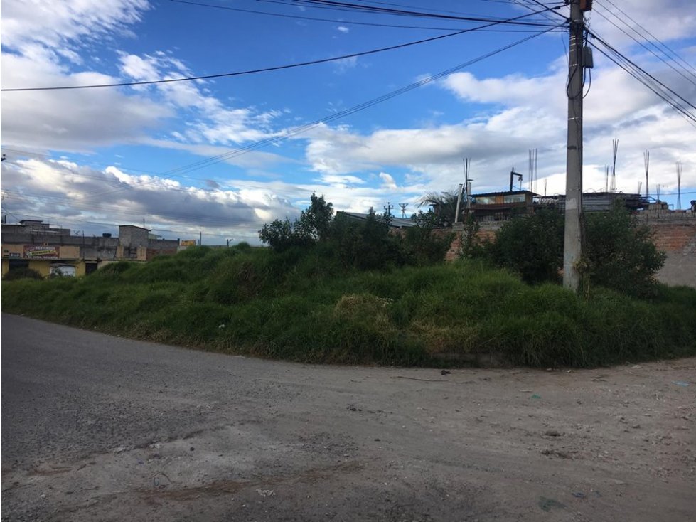 TERRENO ESQUINERO DE VENTA SUR DE QUITO CIUDADELA DEL EJERCITO