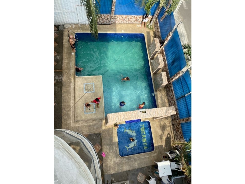 Se vende Casa con piscina en zona norte