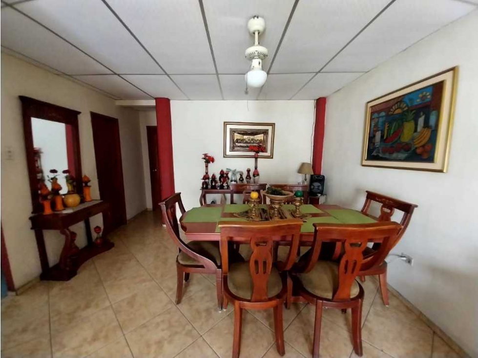 Venta Casa Cdla. Samanes 1, Conjunto Cerrado. 4 Dormitorios